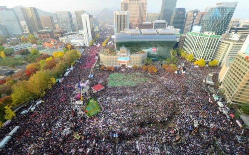 République de Corée: manifestation contre la présidente Park Geun-Hye  - ảnh 1